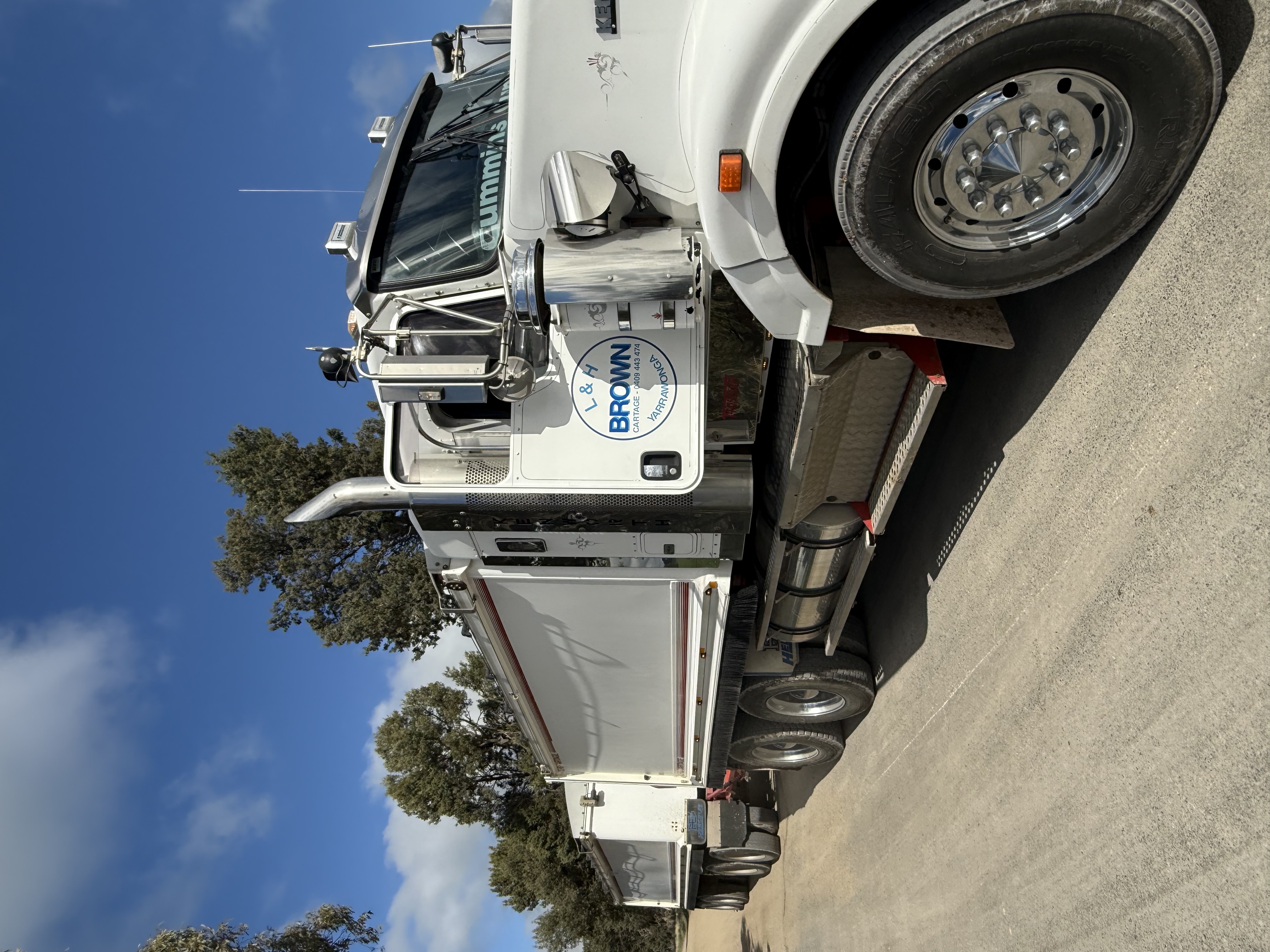 Logo of L&H Brown Cartage