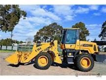 Under 3m3 Bucket Front End Loader for Hire