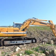Track Mounted Excavator for Hire in Coragulac