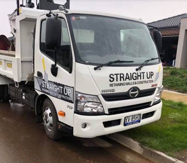 Logo of Straight Up Retaining Walls and Construction